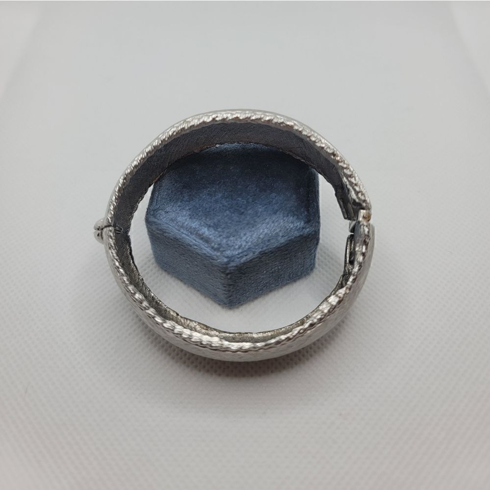 MODE-ART Marked Bracelet - Picture 2 of 5
